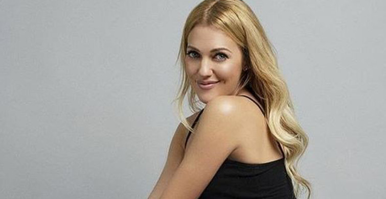 Meryem Uzerli'den Bikinili Pozlar