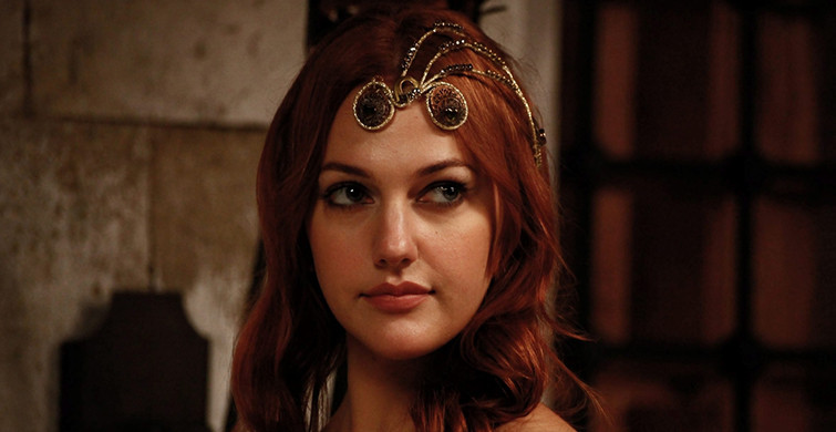Meryem Uzerli, Festival Elbisesiyle Dikkat Çekti