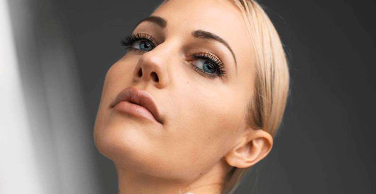 Meryem Uzerli,  Güzelliğiyle Yabancı Basının Dikkatini Çekti