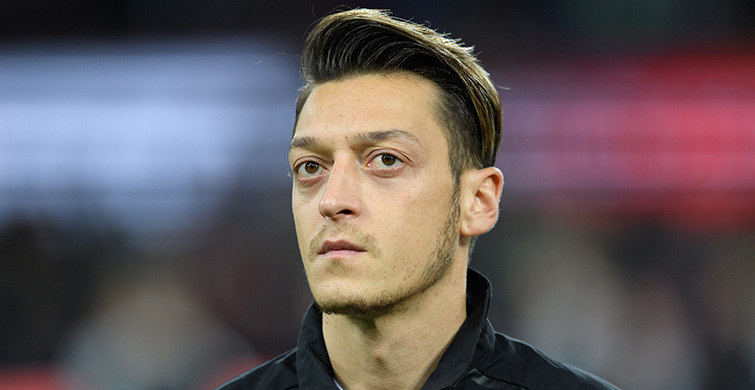Mesut Özil Sarı Saçlarıyla Olay Yarattı