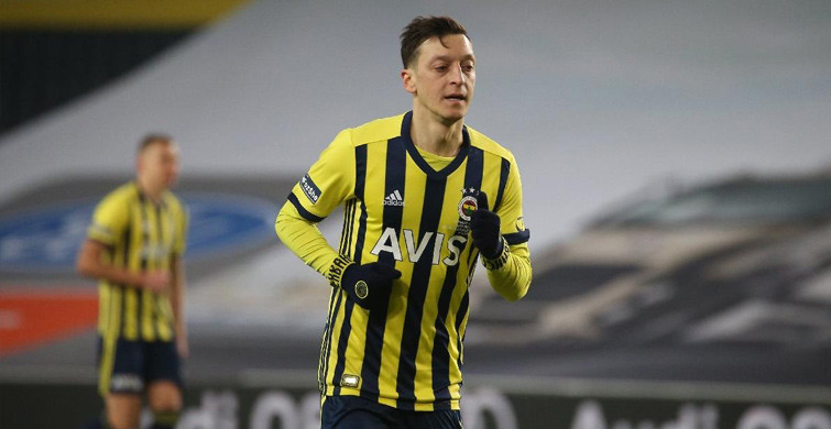 Mesut Özil'den Sağlık Durumuyla İlgili Açıklama