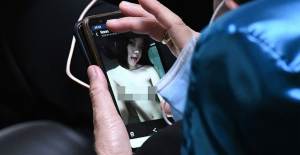 Porno İzlerken Görüntülenen Milletvekili Ortalığı Karıştırdı