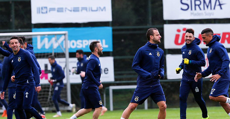 Fenerbahçe'de Derbi Öncesi Kart Sınırında Bulunan Futbolcular