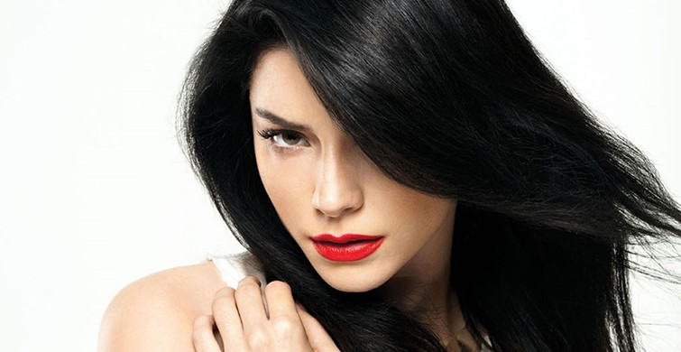 Merve Boluğur Rujlarını Satamadı