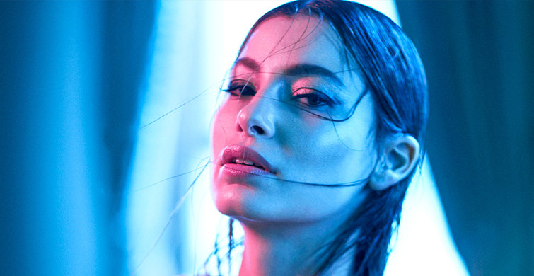 Müjde Uzman Instagram Pozuyla Alay Konusu Oldu