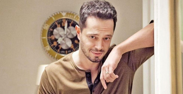 Murat Boz'dan karın kası şovu! Üstsüz poz veren ünlü şarkıcı genç kızların gözlerini kamaştırdı