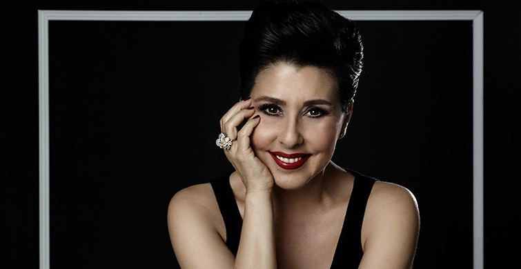 Nilüfer'in Kedileri Takipçilerini Gülümsetti