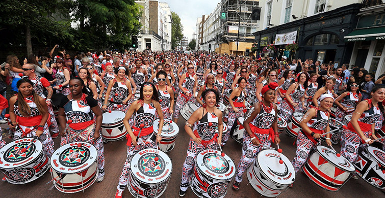 Avrupa'nın En Büyük Sokak Festivali Notting Hill Karnavalı'ndan Sıra Dışı 15 Fotoğraf