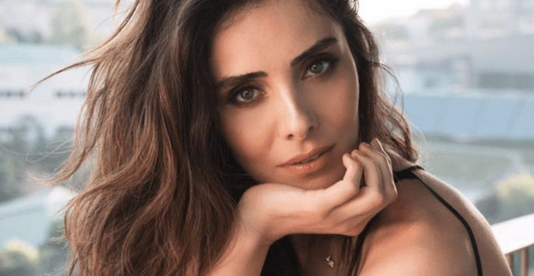 Nur Fettahoğlu Göbek Dekolteli Kıyafetiyle Olay Yarattı