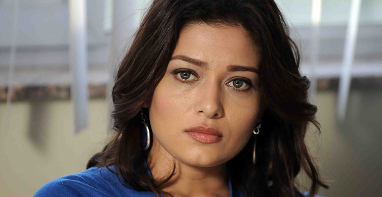 Nurgül Yeşilçay, Oğluyla Verdiği Pozla Beğeni Topladı