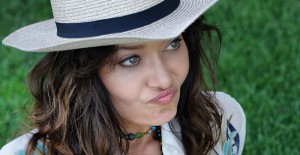 Nurgül Yeşilçay’dan Komik Maske