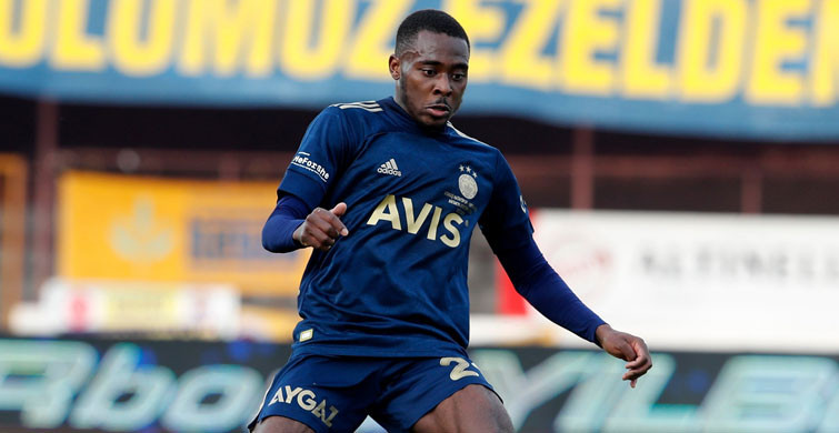 Osayi Samuel Formasına Hasret Kaldı!