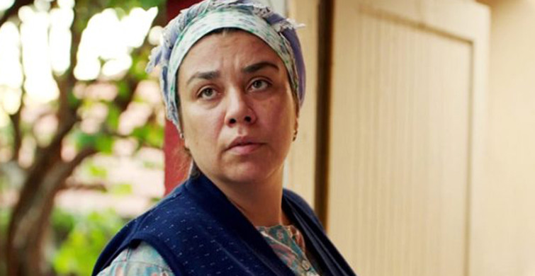 Yeşim Ceren Bozoğlu Bacak Pozuyla Olay Oldu