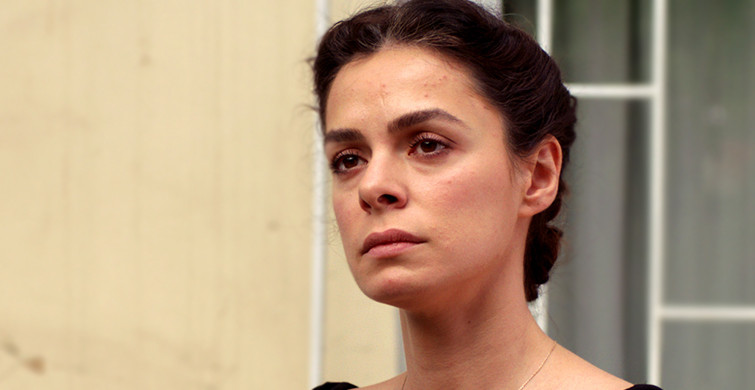 Özge Özpirinçci Evlilik Sorusuna Tepki Gösterdi
