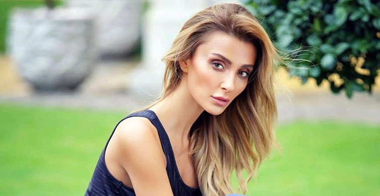 Özge Ulusoy Spor Paylaşımıyla Dikkat Çekti