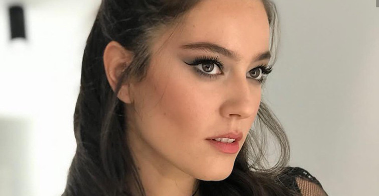 Pelin Akil Esprili Paylaşımıyla Beğeni Topladı