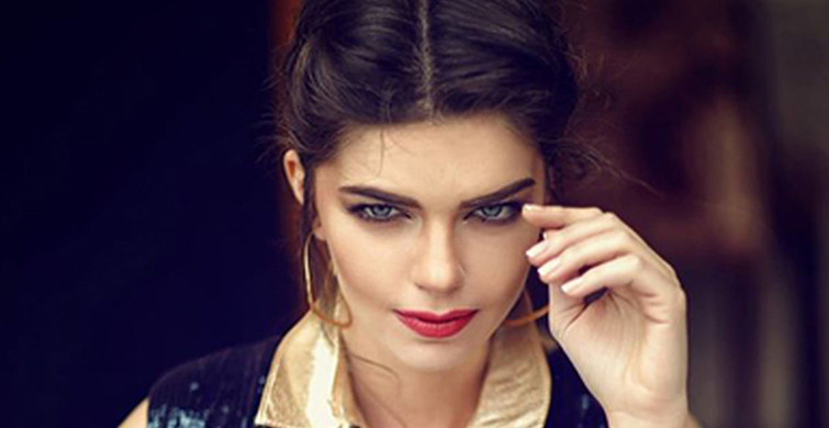 Pelin Karahan'dan Sosyal Medyayı Sallayan Cesur Pozlar