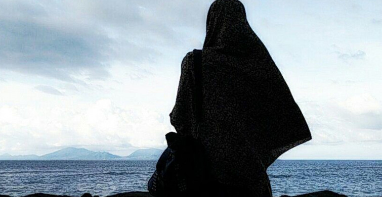 Pencereden İntihar Teşebbüsünde Bulunan Annesini Kurtardı