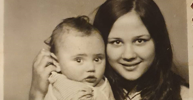 Çocuk Yaşta Anne Olan Safiye Soyman, Kızı Ümran’la Fotoğrafını Paylaştı