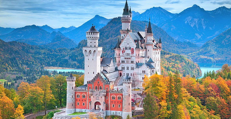 Masalardan Fırlayan Bir Şato: Neuschwanstein!