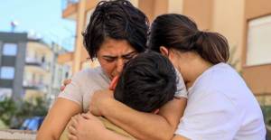 Covid-19’un Ayırdığı Aile 3 Ay Sonra Hasret Giderdi