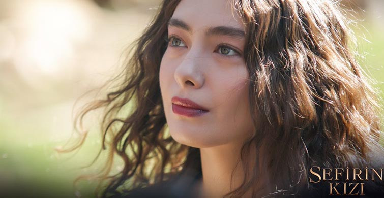 Sefirin Kızı Neslihan Atagül Setten Paylaşım Yaptı