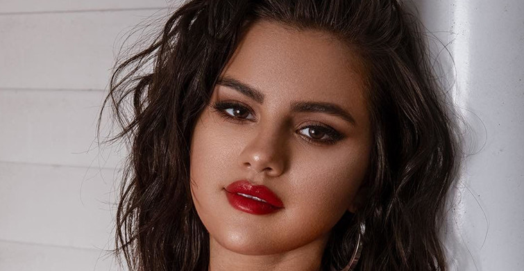 Selena Gomez Eski Günlerine Geri Döndü