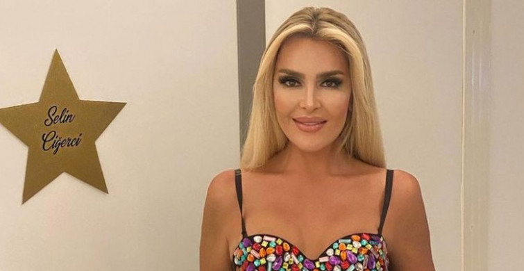Selin Ciğerci paylaşımlarına hız kesmeden devam ediyor: Mini şortuyla kamera karşısına geçti takipçileri beğeni yağmuruna tuttu