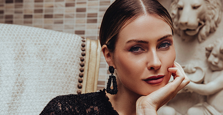 Chloe Loughnan Bikinili Paylaşımıyla Beğeni Topladı