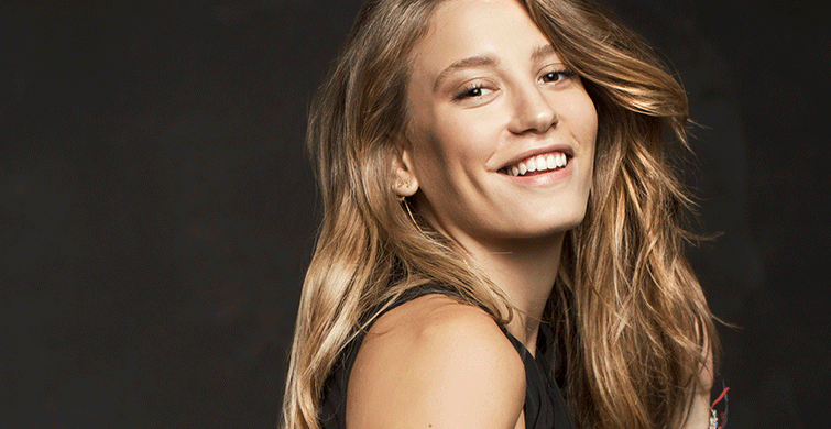 Serenay Sarıkaya Ayağını Böyle Sakatlamış!