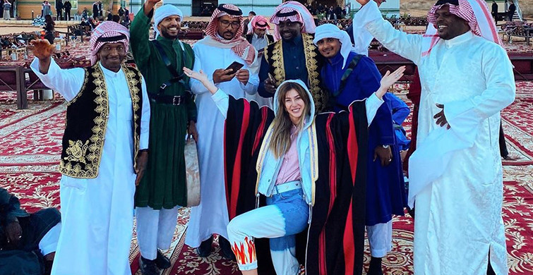 Şeyma Subaşı, Çifte Bela Paylaşımı İle Olay Oldu
