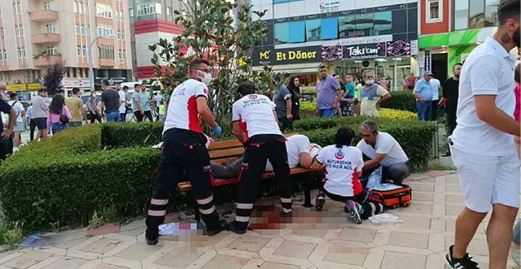 Seyyar Satıcı, Maskesiz Hapşıran Adamı Bıçakladı