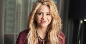 Shakira Antik Felsefe Eğitimini Tamamladı