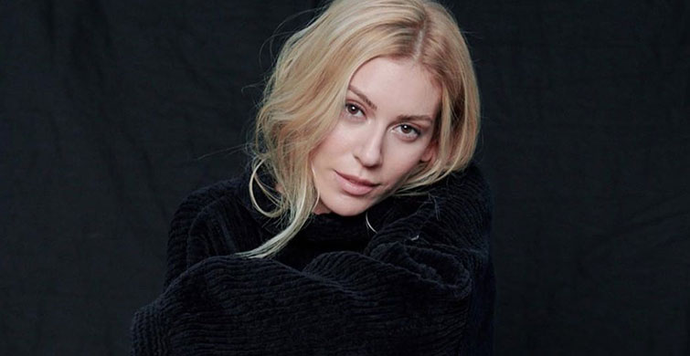 Sinem Kobal, Takipçilerini 70’li Yıllara Götürdü