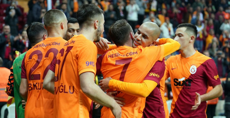 Sofiane Feghouli Galatasaray'da Kalmak İstiyor!