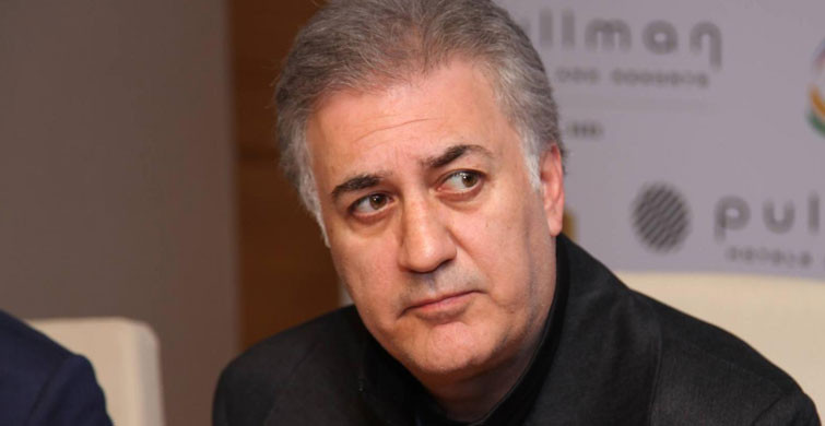 Tamer Karadağlı ve Iraz Yıldız’dan Araba Pozu