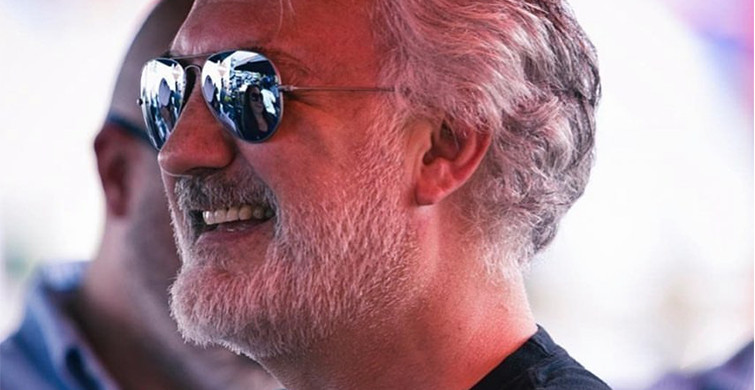 Tamer Karadağlı Gençlik Fotoğrafıyla Şaşkınlık Yarattı
