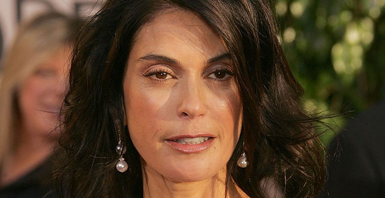 Teri Hatcher, Bikinili Paylaşımıyla Beğeni Topladı
