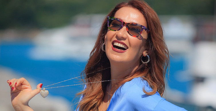 Yonca Lodi'ye Konserde Doğum Günü Sürprizi