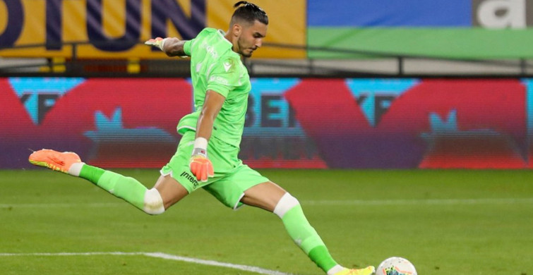 Trabzonspor'un ve Milli Takım'ın Başarılı Kalecisi Uğurcan Çakır Kimdir?
