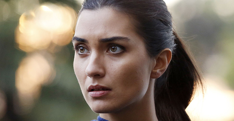Tuba Büyüküstün'den Süper Minili Pozlar