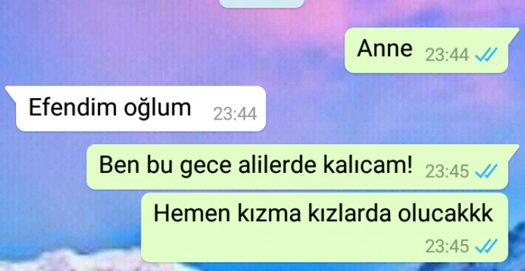 Gece Olunca Başlayan Garip WhatsApp Mesajlaşmaları