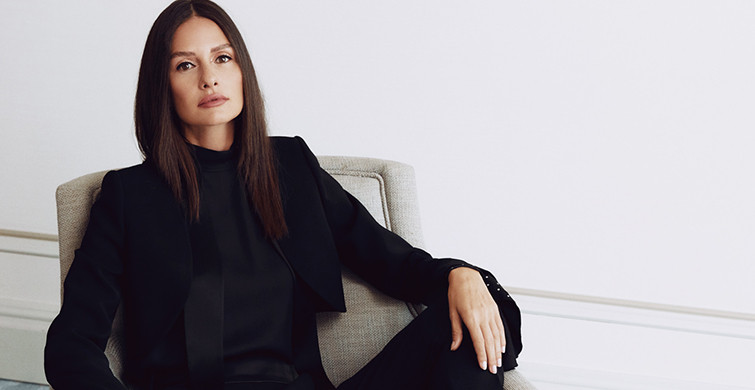 Yasemin Özilhan Güneş Gözlükleriyle Dikkat Çekti