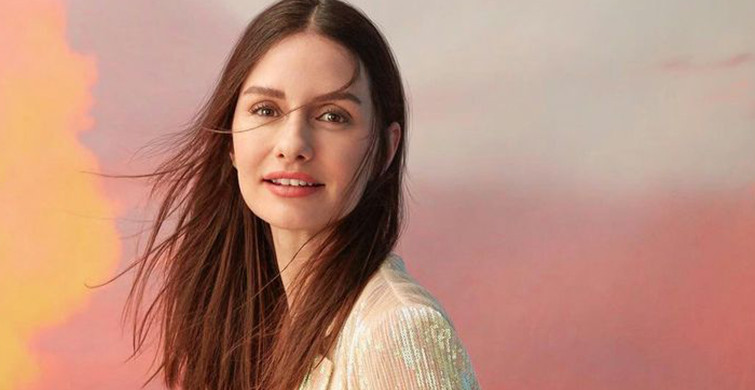 Yasemin Özilhan Makyajsız Haliyle Beğeni Topladı
