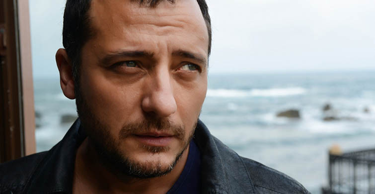  Yiğit Özşener Kimdir? Yiğit Özşener Boyu Kaç, Kilosu Kaç, Aslen Nereli, Sevgilisi Kimdir?