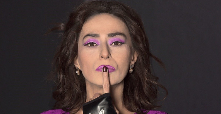 Yıldız Tilbe Harbiye Konserine Terlikle Çıktı