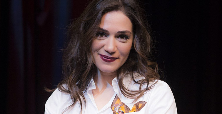 Özge Borak'tan Abisine Duygusal Mesaj