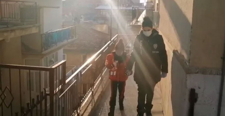 Alıcı Kılığına Giren Polis Baskın Düzenledi