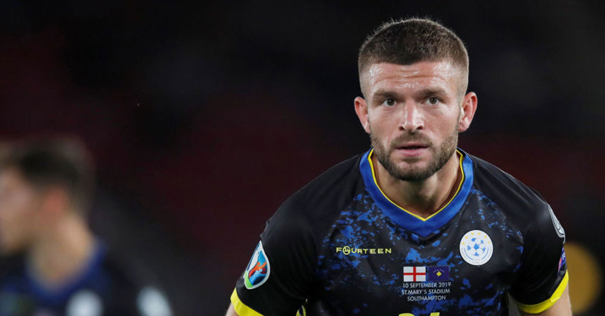 Ülkesi için ter döküyor