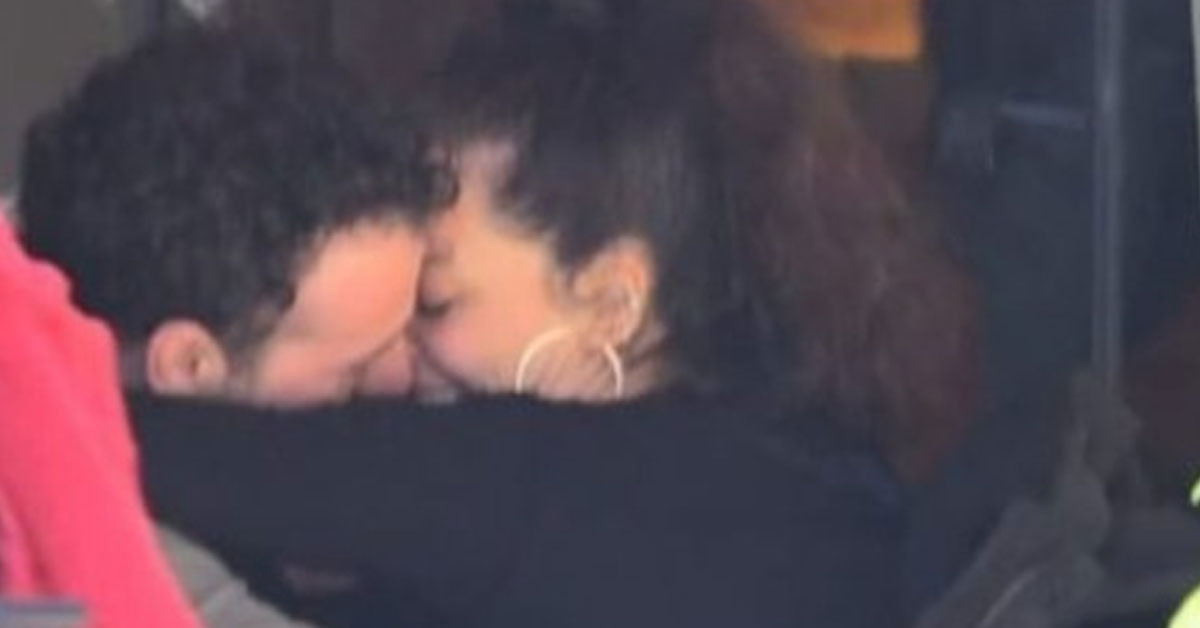 E;'yke kucak kucağa yakalandı